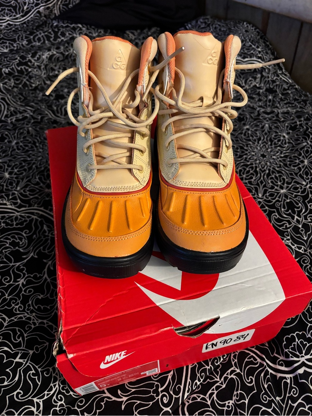 Nike Kids' Orange and Tan Waterproof Duck Boots